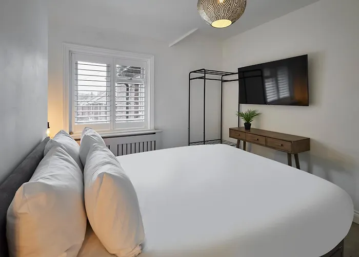 Host & - Holme Rigg Whitby